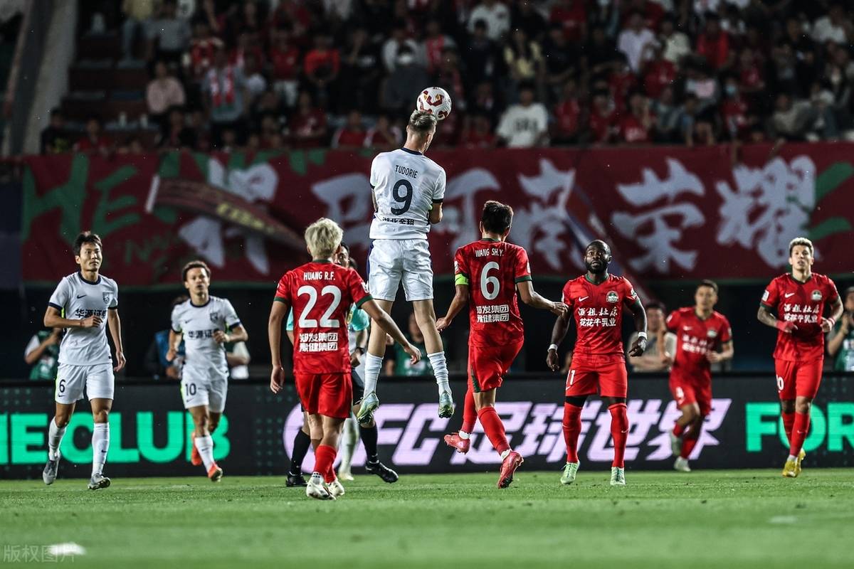 关于上海客场失利，需调整战术提升实力的信息